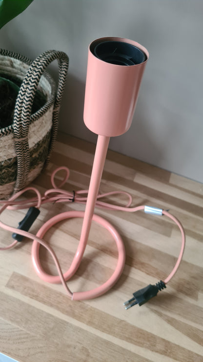 Broste Copenhagen - Tafellamp Cilu Flamingo roze showroommodel